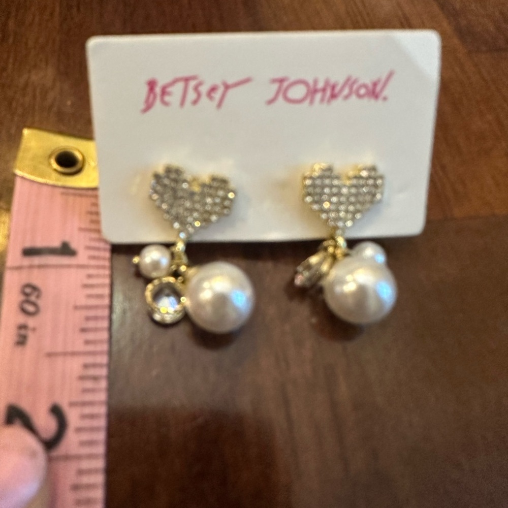 Betsey Johnson Rhinestone Crystal Pearl Love Heart‎ Drop Earrings NWT - Picture 4 of 4